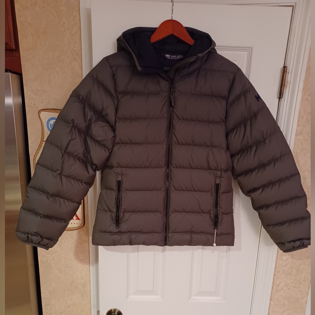 Brand New Helly Hansen Womens Charcoal Puffer Jacket  No Tag